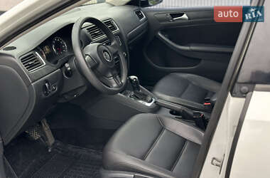 Седан Volkswagen Jetta 2014 в 