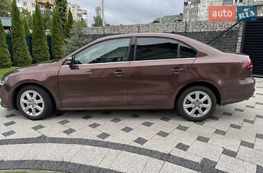 Седан Volkswagen Jetta 2016 в 