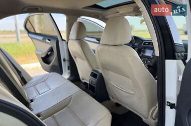 Седан Volkswagen Jetta 2012 в 