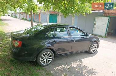 Седан Volkswagen Jetta 2005 в 