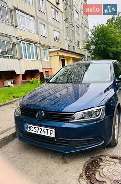 Седан Volkswagen Jetta 2013 в Львові