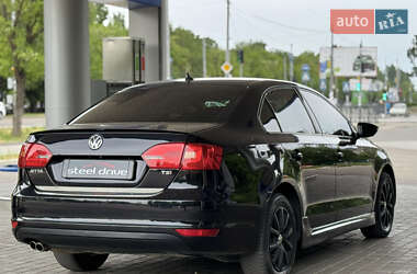 Седан Volkswagen Jetta 2012 в 