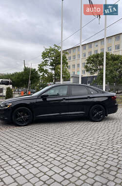 Седан Volkswagen Jetta 2018 в 