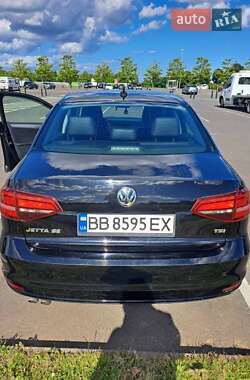 Седан Volkswagen Jetta 2015 в 