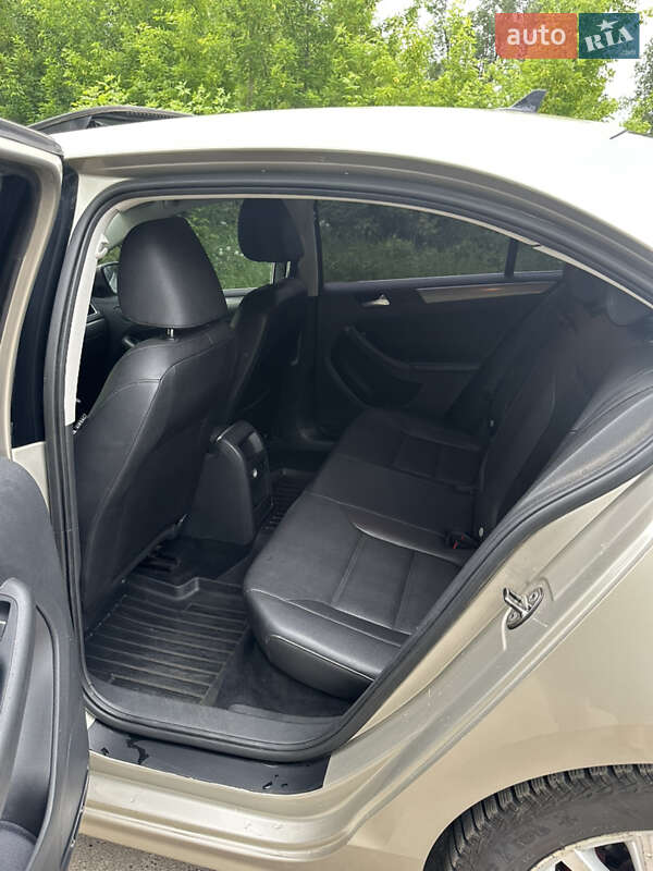 Седан Volkswagen Jetta 2012 в Киеве