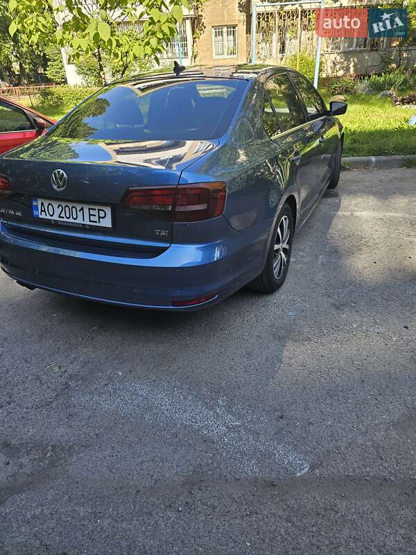 Седан Volkswagen Jetta 2017 в Ужгороді