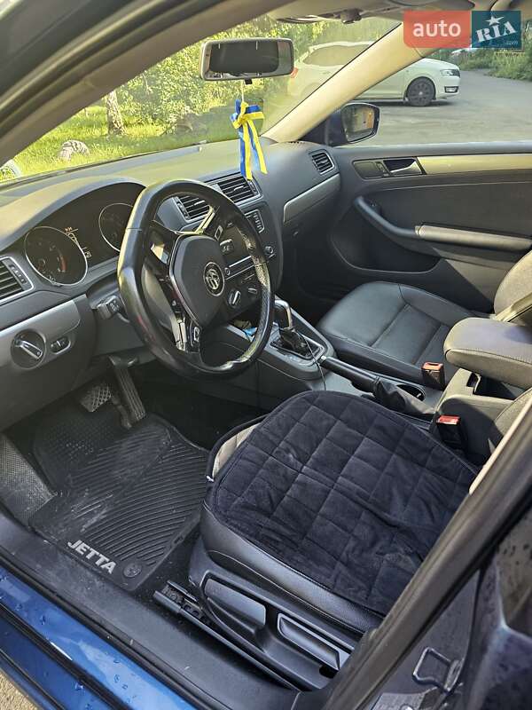 Седан Volkswagen Jetta 2017 в Ужгороді