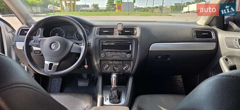 Седан Volkswagen Jetta 2013 в Харькове