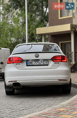 Седан Volkswagen Jetta 2012 в 