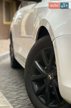 Седан Volkswagen Jetta 2012 в 