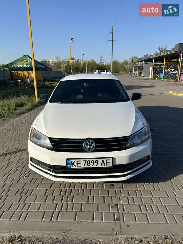 Седан Volkswagen Jetta 2015 в Павлограді