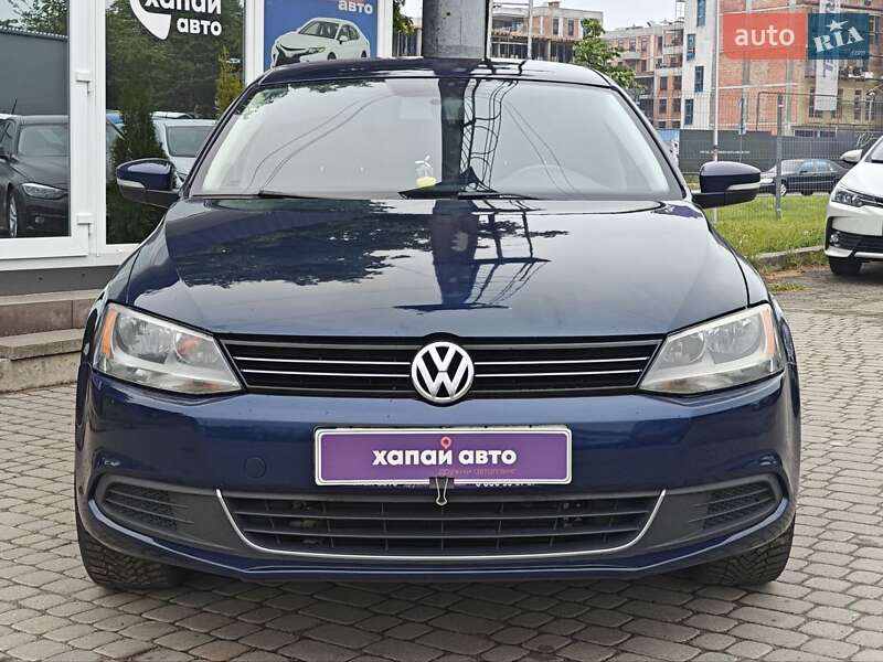 Седан Volkswagen Jetta 2013 в Львові