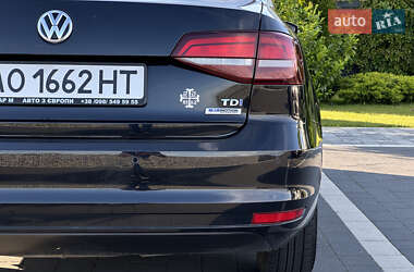 Седан Volkswagen Jetta 2015 в Мукачево