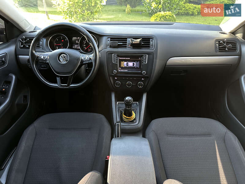 Седан Volkswagen Jetta 2015 в Мукачевому