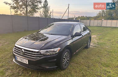 Седан Volkswagen Jetta 2019 в 