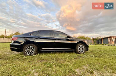 Седан Volkswagen Jetta 2019 в 