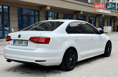Седан Volkswagen Jetta 2015 в 