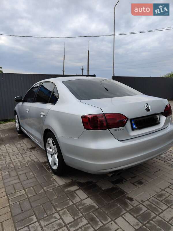 Седан Volkswagen Jetta 2012 в Кропивницком