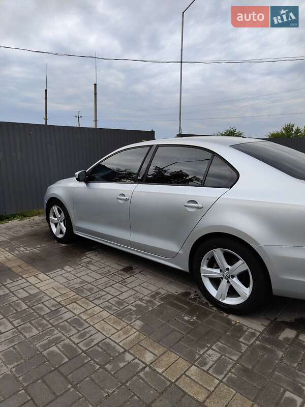 Седан Volkswagen Jetta 2012 в Кропивницком