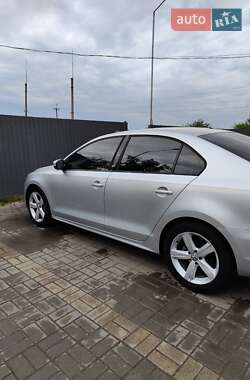 Седан Volkswagen Jetta 2012 в 