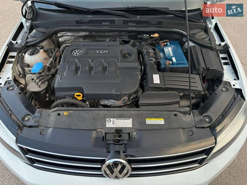 Седан Volkswagen Jetta 2015 в Запорожье