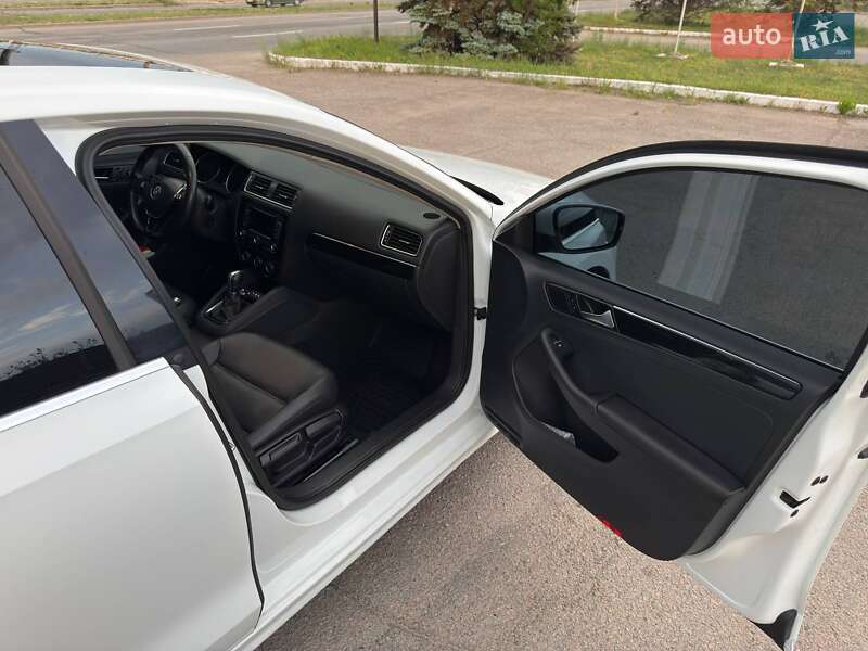 Седан Volkswagen Jetta 2015 в Запорожье