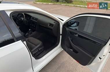 Седан Volkswagen Jetta 2015 в 