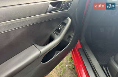 Седан Volkswagen Jetta 2012 в 