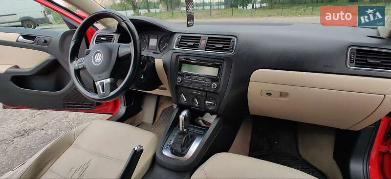 Седан Volkswagen Jetta 2011 в Києві
