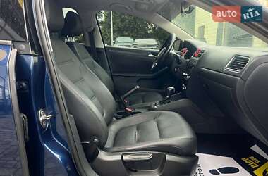 Седан Volkswagen Jetta 2010 в 