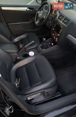 Седан Volkswagen Jetta 2014 в 