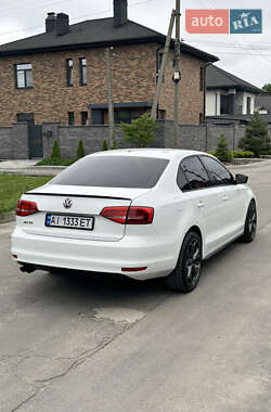 Седан Volkswagen Jetta 2015 в 