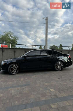 Седан Volkswagen Jetta 2014 в 