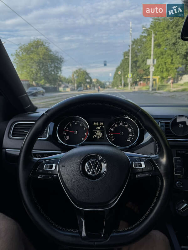 Седан Volkswagen Jetta 2014 в Днепре