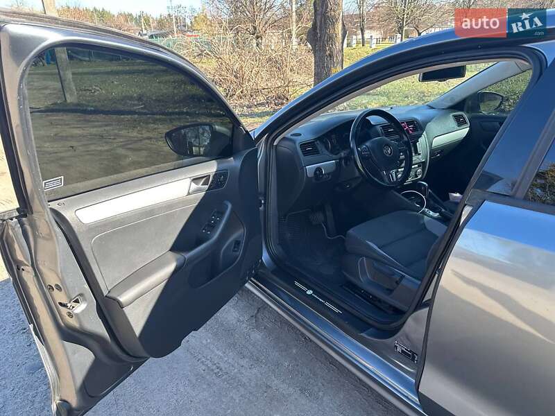 Седан Volkswagen Jetta 2013 в Житомире