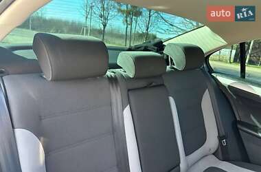 Седан Volkswagen Jetta 2013 в 