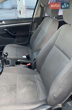 Седан Volkswagen Jetta 2005 в 
