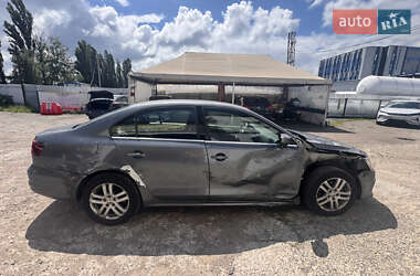 Седан Volkswagen Jetta 2016 в 