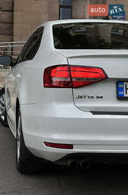 Седан Volkswagen Jetta 2015 в 