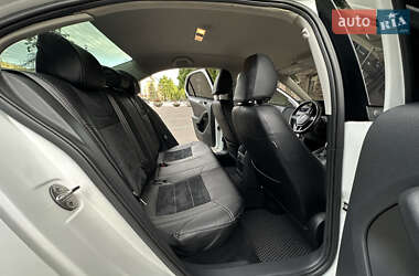 Седан Volkswagen Jetta 2015 в 