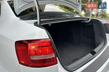 Седан Volkswagen Jetta 2015 в 