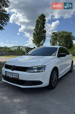 Седан Volkswagen Jetta 2012 в Кременчуге