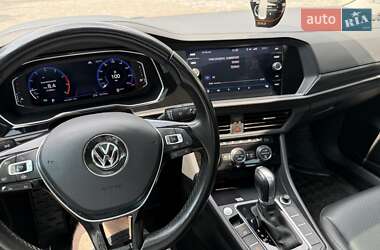 Седан Volkswagen Jetta 2018 в 