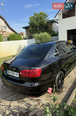 Седан Volkswagen Jetta 2013 в 