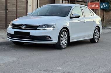 Седан Volkswagen Jetta 2016 в 