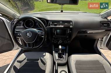 Седан Volkswagen Jetta 2016 в 