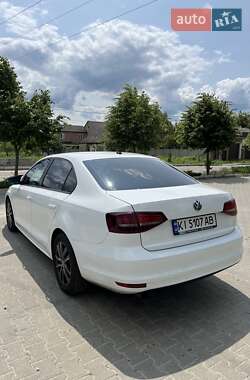 Седан Volkswagen Jetta 2016 в 