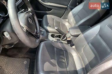 Седан Volkswagen Jetta 2015 в 