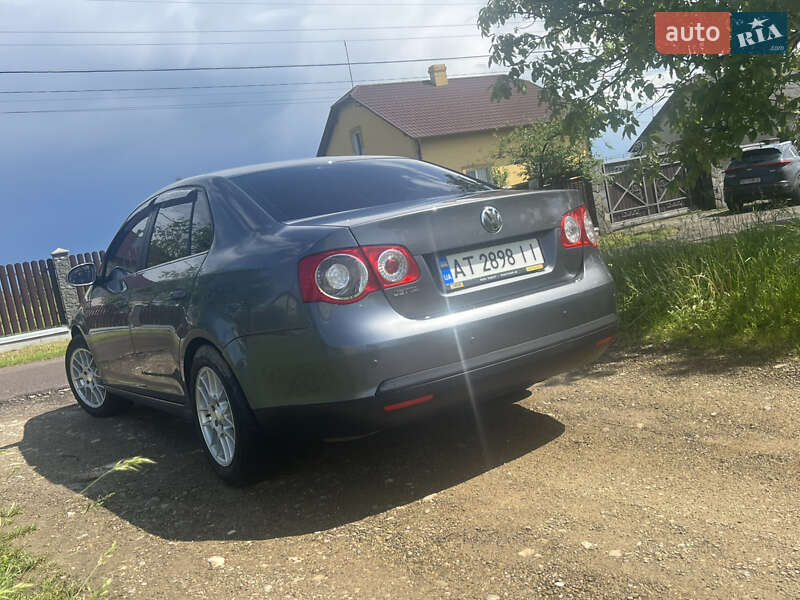 Седан Volkswagen Jetta 2006 в Калуше