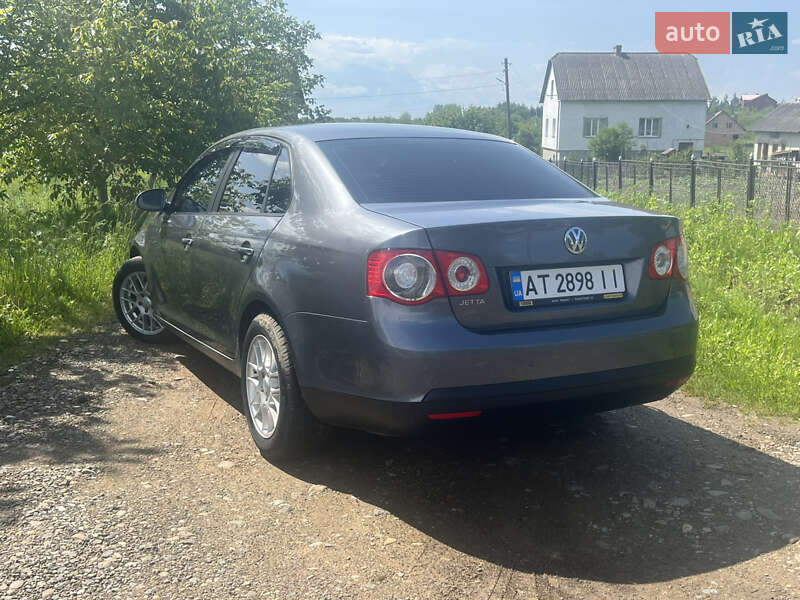 Седан Volkswagen Jetta 2006 в Калуше